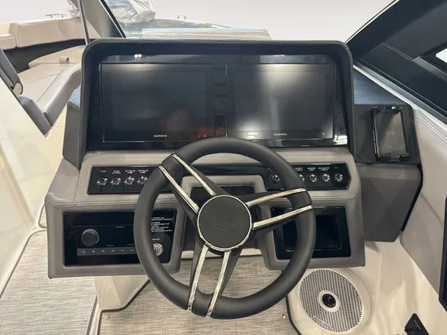 Slide: The Image of Cobalt R6 Surf 2025 - 9