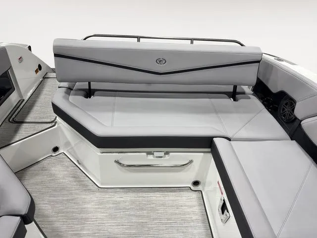 Slide: The Image of Cobalt R8 Surf 2026 - 11