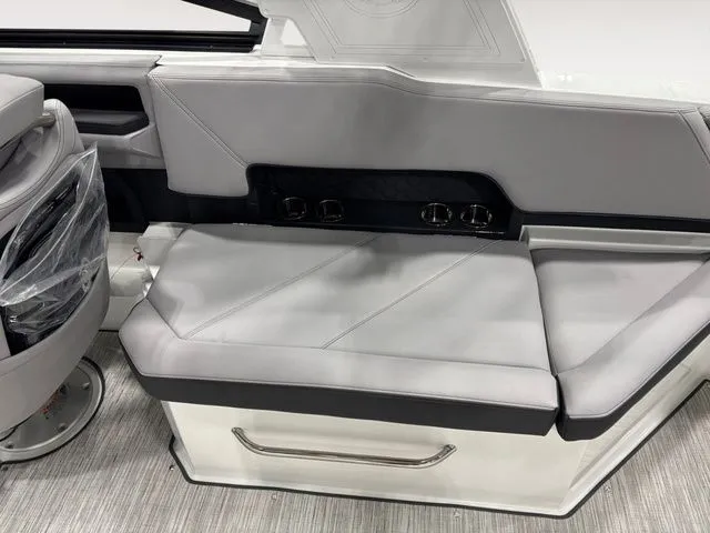 Slide: The Image of Cobalt R8 Surf 2026 - 13