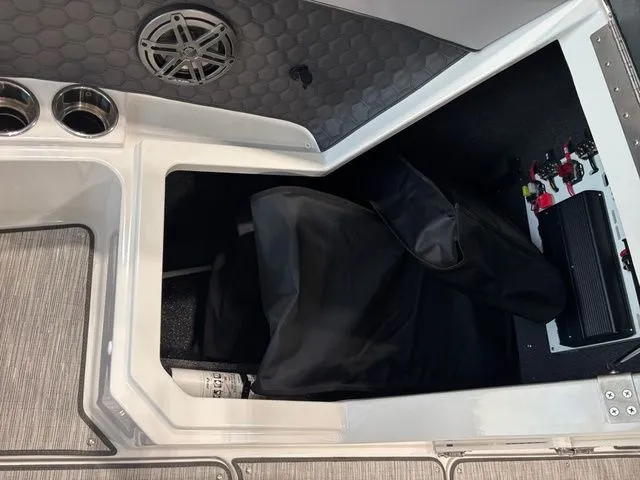 Slide: The Image of Cobalt R8 Surf 2026 - 17