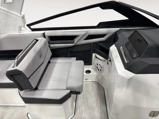 Slide: The Image of Cobalt R8 Surf 2026 - 8