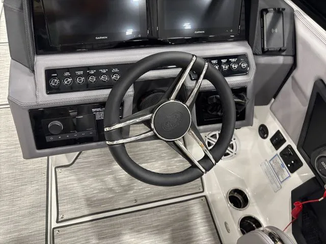 Slide: The Image of Cobalt R8 Surf 2026 - 9