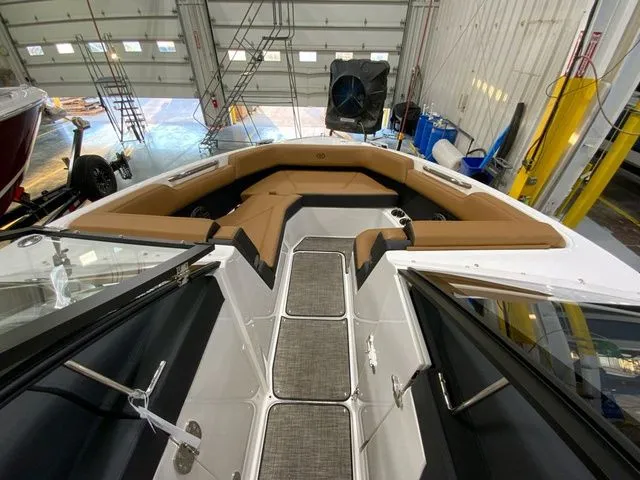 Slide: The Image of Cobalt R6 Surf 2026 - 12