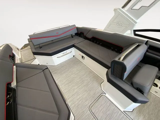 Slide: The Image of Cobalt R8 Surf 2026 - 12