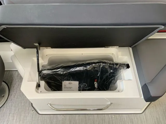 Slide: The Image of Cobalt R8 Surf 2026 - 17