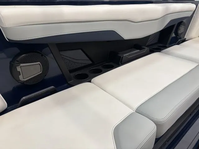 Slide: The Image of Axis Wake Research T235 2026 - 17