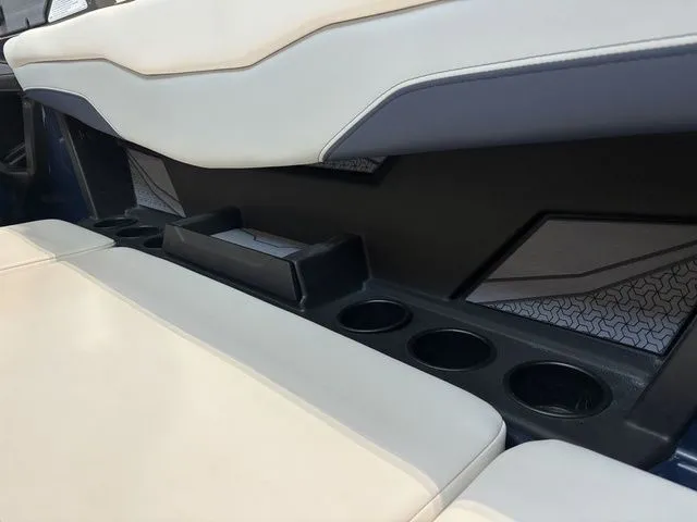 Slide: The Image of Axis Wake Research T235 2026 - 25