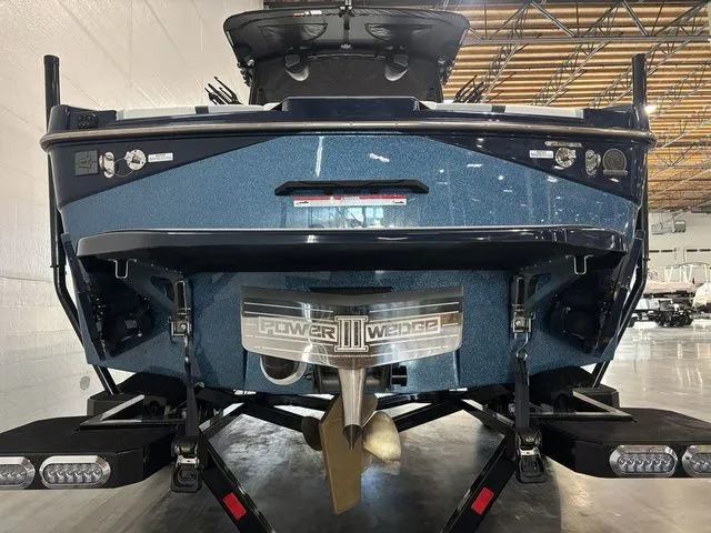 Slide: The Image of Axis Wake Research T235 2026 - 8