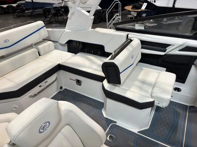 Slide: The Image of Cobalt R4 Surf 2026 - 11