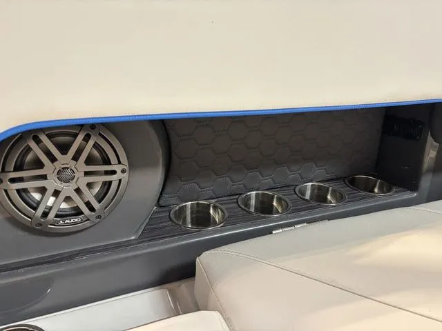 Slide: The Image of Cobalt R4 Surf 2026 - 16