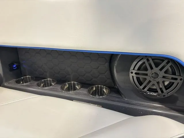 Slide: The Image of Cobalt R4 Surf 2026 - 17