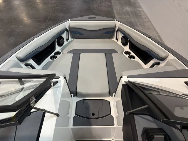 Slide: The Image of Axis Wake Research T220 2025 - 14