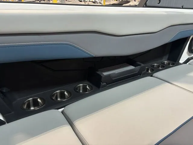 Slide: The Image of Axis Wake Research T220 2025 - 20