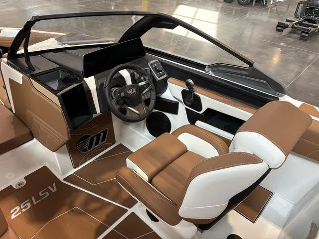 Slide: The Image of Malibu Wakesetter 25 LSV 2026 - 22