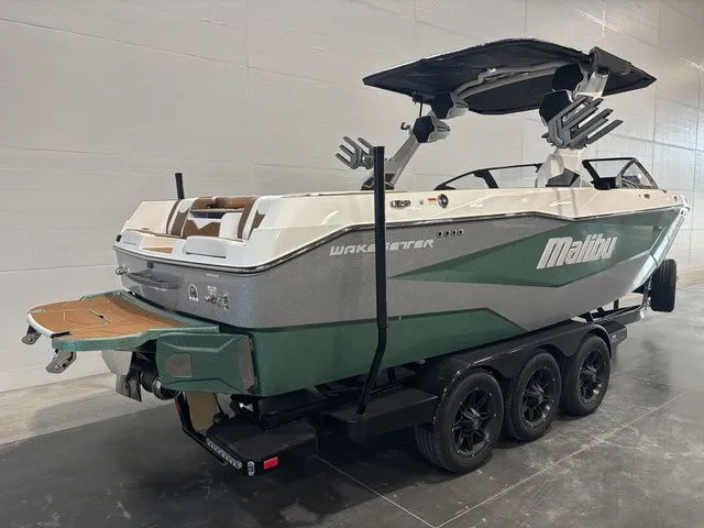 Slide: The Image of Malibu Wakesetter 25 LSV 2026 - 7