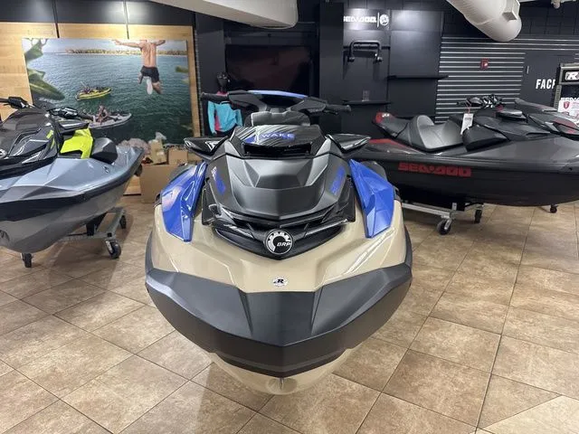 Slide: The Image of Sea-Doo Wake 2026 - 8