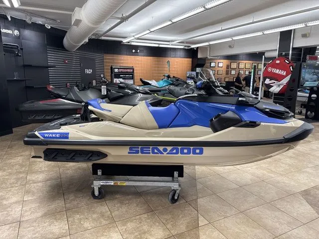 Slide: The Image of Sea-Doo Wake 2026 - 6