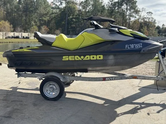 Slide: The Image of Sea-Doo GTR 230 2021 - 8