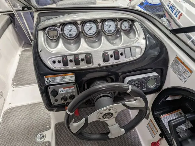 Slide: The Image of Yamaha 212X 2009 - 17