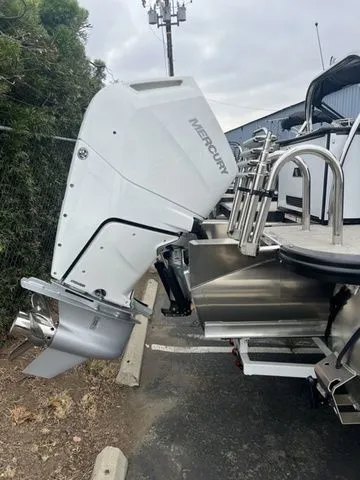 Slide: The Image of Avalon Catalina Versatile Rear Lounger 25 FT 2025 - 4