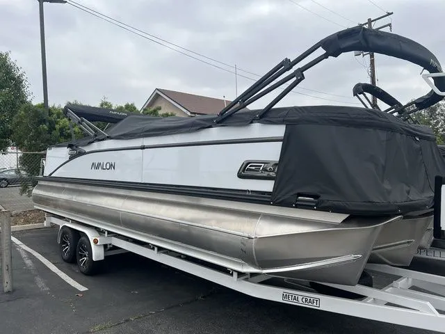 Slide: The Image of Avalon Catalina Versatile Rear Lounger 25 FT 2025 - 5