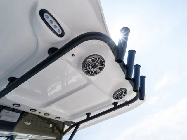 Slide: The Image of Sea Hunt Ultra 255 SE 2026 - 13