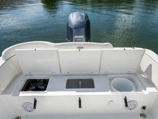 Slide: The Image of Sea Hunt Ultra 234 2026 - 9