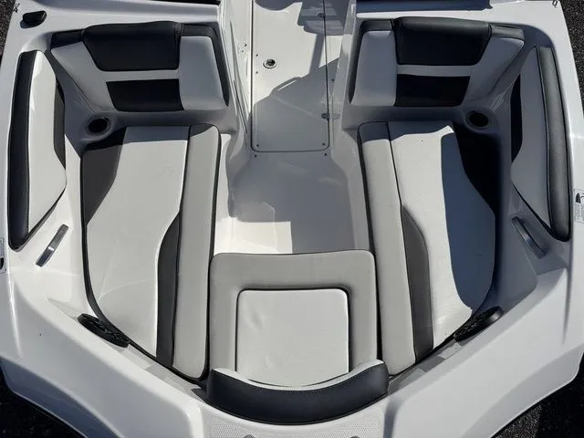 Slide: The Image of Yamaha SX195 2026 - 9