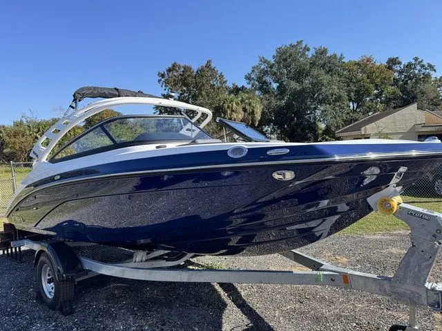 Slide: The Image of Yamaha 195S 2026 - 2