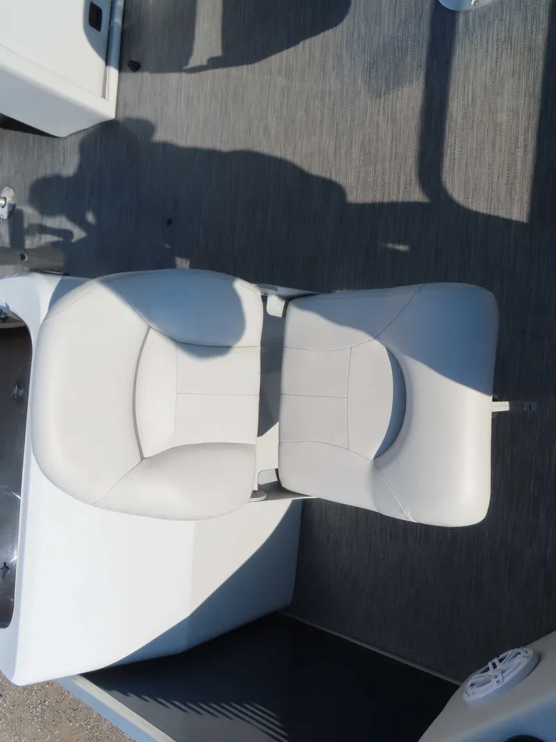 Slide: The Image of Godfrey SWEETWATER 2086 2022 - 15