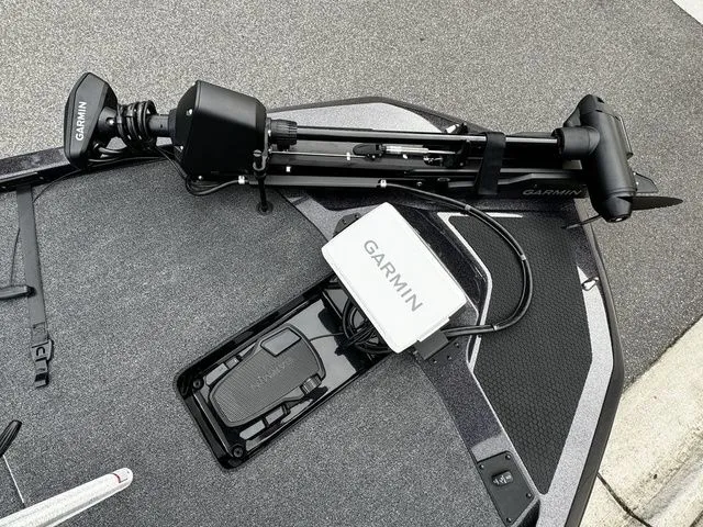 Slide: The Image of 2025 Ikon Boats VLX21 with Garmin trolling motor and navigation system on deck. - 9