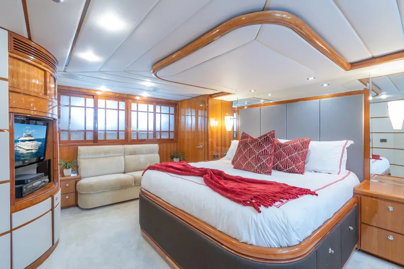 Slide: The Image of Hargrave Flybridge 2001 - 18