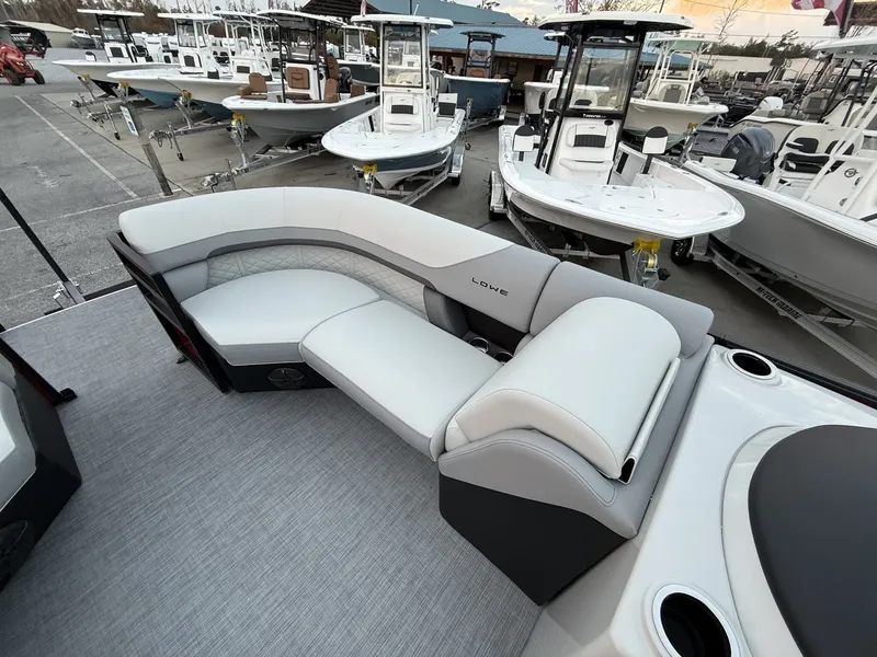 Slide: The Image of Lowe SS230 LWC00373G526 2026 - 13