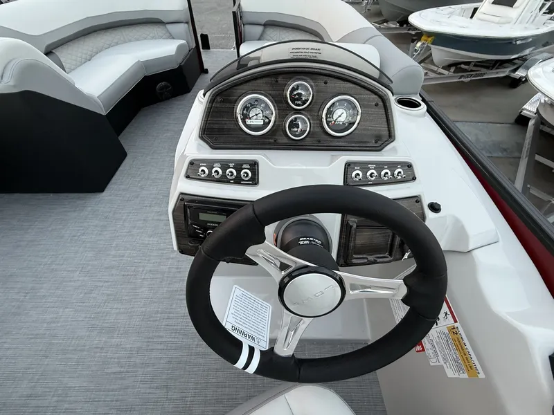 Slide: The Image of Lowe SS230 LWC00373G526 2026 - 11