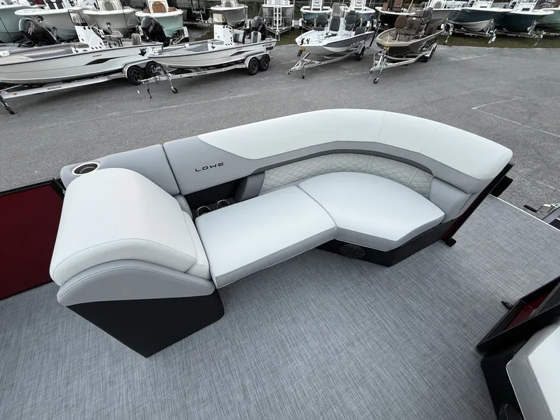 Slide: The Image of Lowe SS230 LWC00373G526 2026 - 15