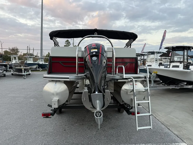 Slide: The Image of Lowe SS230 LWC00373G526 2026 - 3