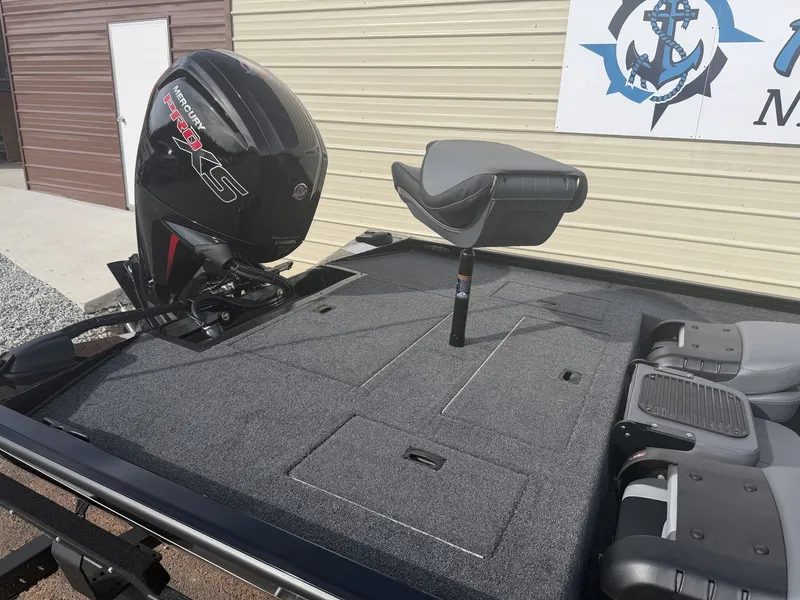 Slide: The Image of Lowe Stinger 195 2026 - 3