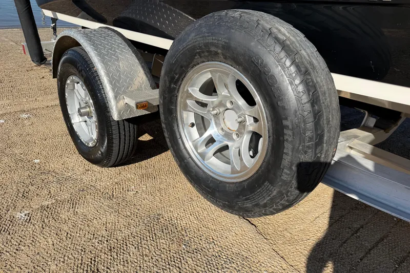 Slide: The Image of Handwritten notes on Stingray 192 DC compression test results, showing consistent readings. - 70