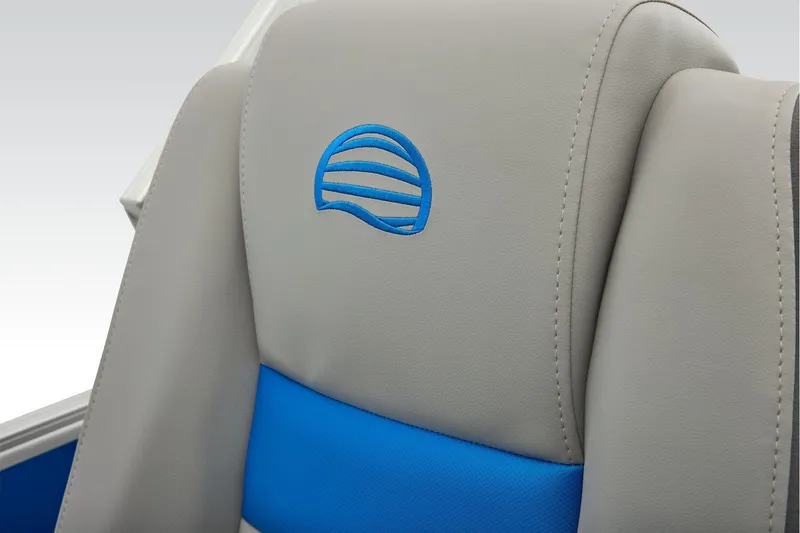 Slide: The Image of Sun Tracker Party Barge 22 RF XP3 2026 - 41