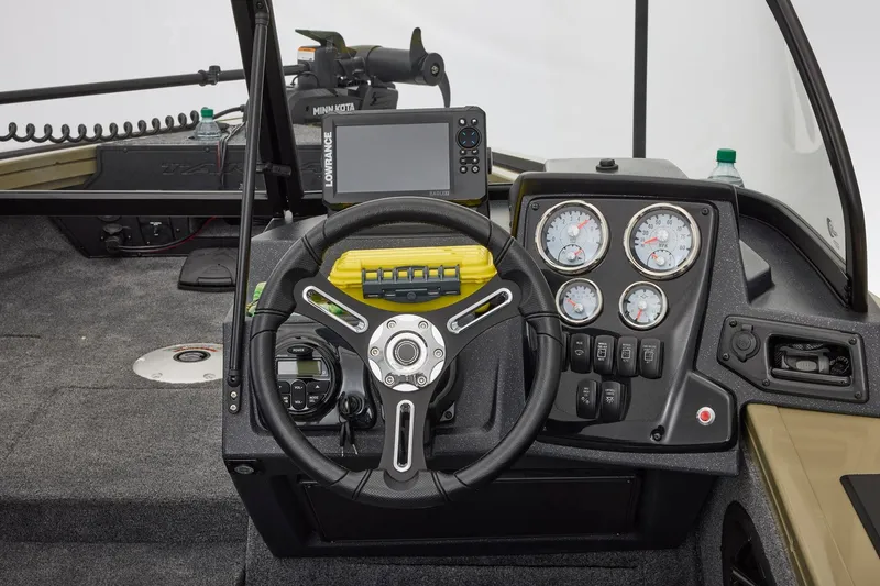 Slide: The Image of Tracker Targa V-18 Combo 2026 - 34