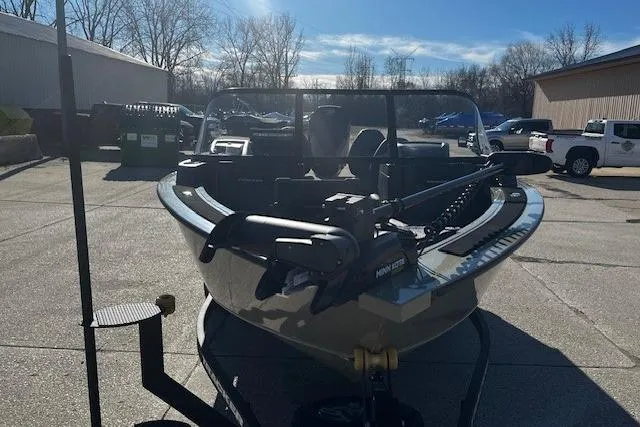 Slide: The Image of 2026 Tracker Targa V-19 Combo boat, top view, showcasing seating and layout. - 5