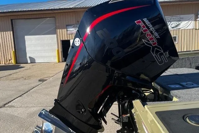 Slide: The Image of 2026 Tracker Targa V-19 Combo with Mercury Pro XS outboard motor. - 67