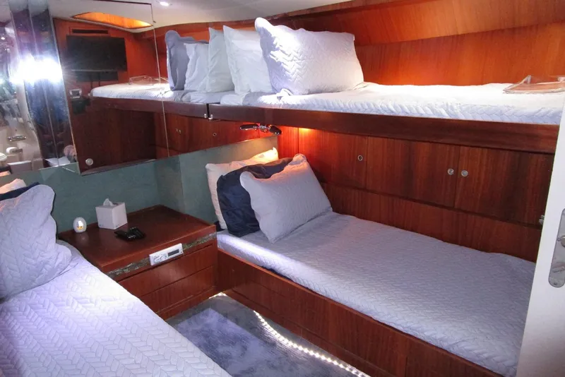 Slide: The Image of Portside cabin - 23