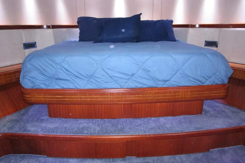 Slide: The Image of Master cabin looking forward - 27