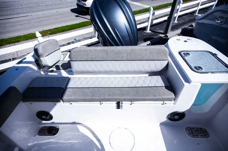 Slide: The Image of Sea Fox 248 Commander 2023 - 16