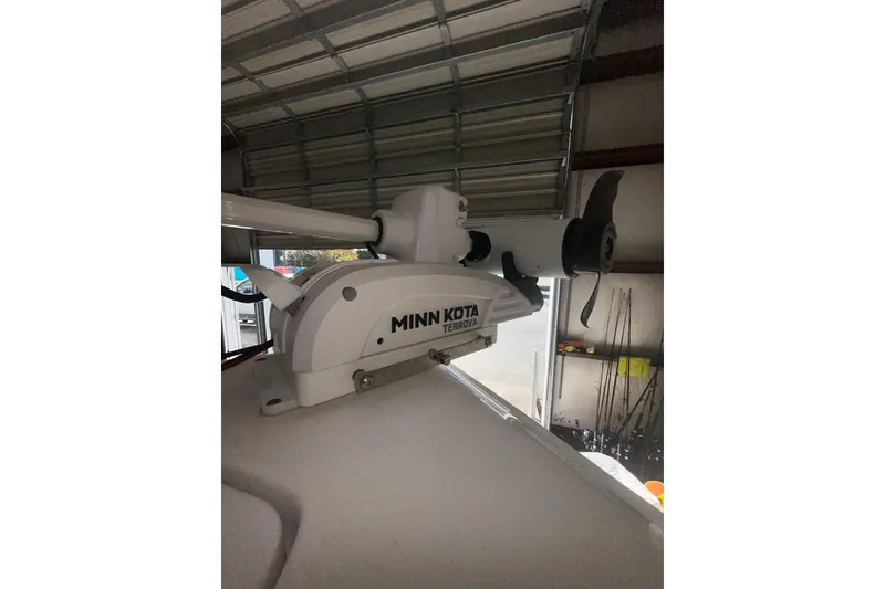 Slide: The Image of Minn Kota Terrova motor on 2022 Sea Hunt Gamefish 30 Coffin Box boat. - 19