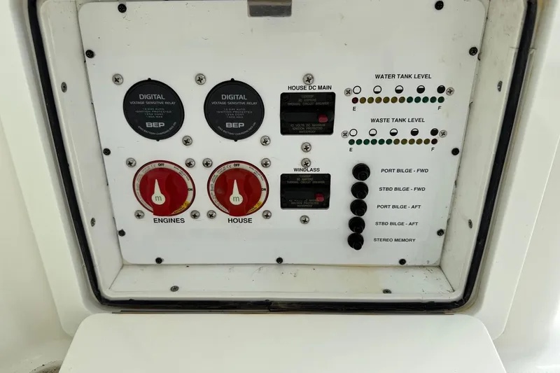 Slide: The Image of Control panel of a 2017 World Cat Glacier Bay Edition 2740 Dual Console boat. - 50