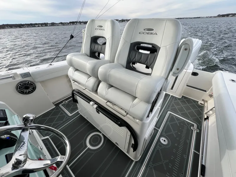 Slide: The Image of Cobia 280 Center Console 2024 - 15