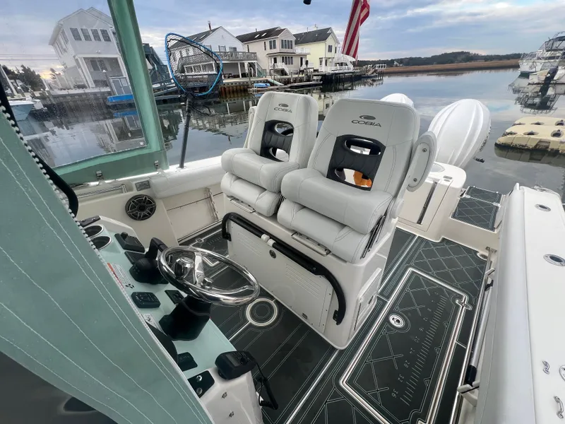 Slide: The Image of Cobia 280 Center Console 2024 - 3
