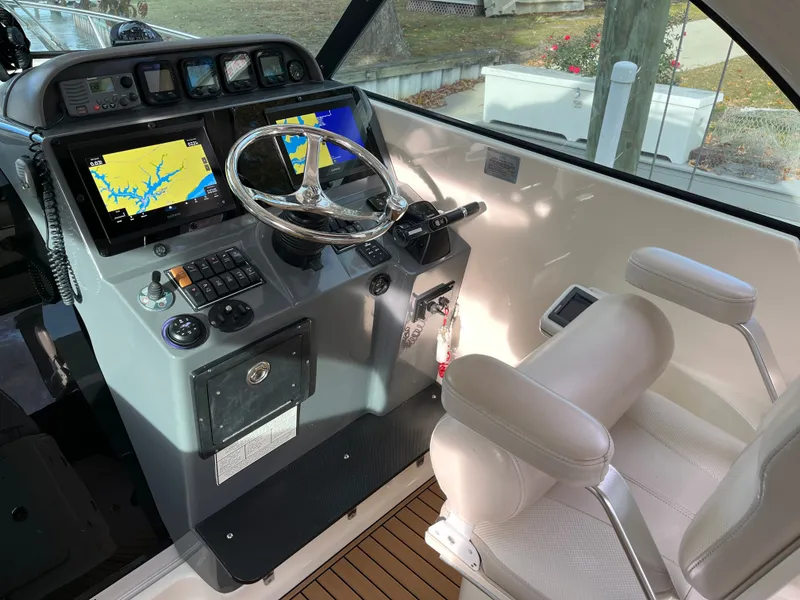 Slide: The Image of 2008 Tiara 315 Legasea Marine - 11